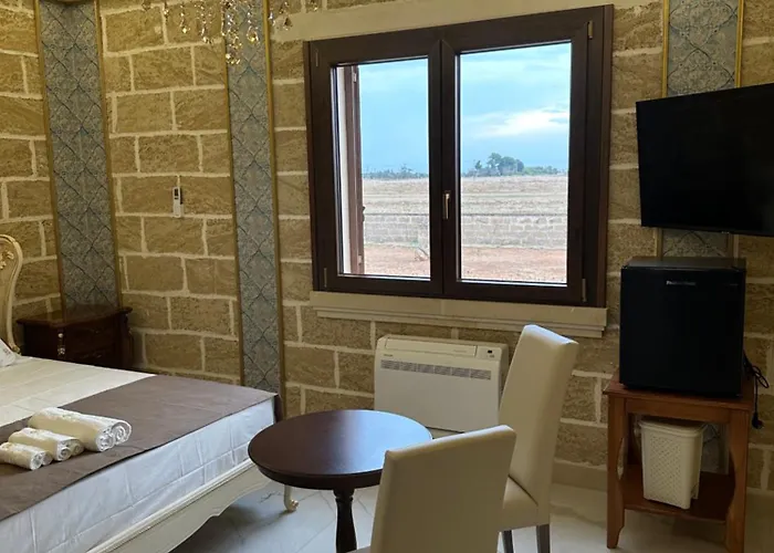 Castlehawk גלטונה