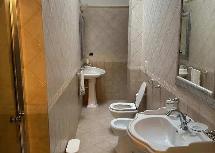 Castlehawk לינה וארוחת בוקר גלטונה